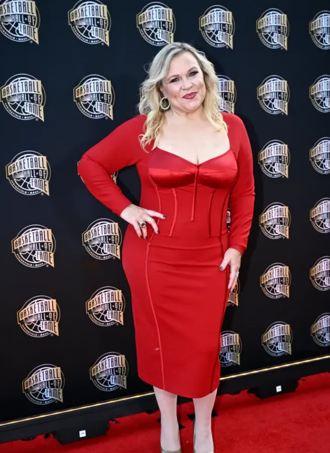 Holly Rowe Height How Tall is the ESPN Sports Reporter (Latest Updates 2025)