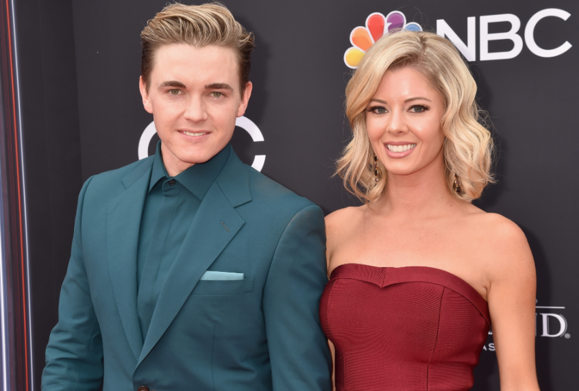 jesse mccartney wife