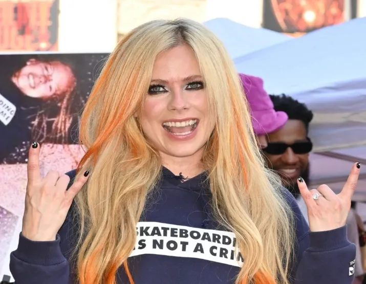 Avril Lavigne Age, Net Worth, Height, Weight, Career And Full Bio