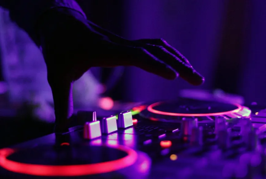 Best Corporate Event DJs to Elevate Your Business Party